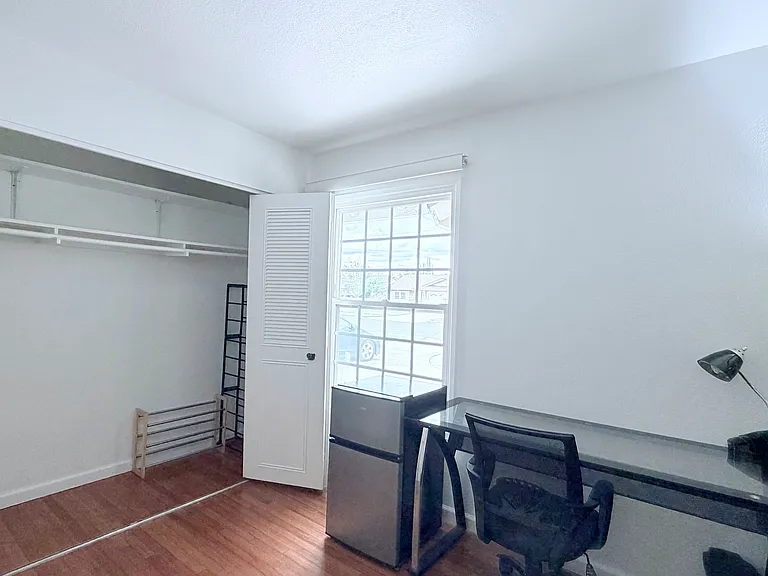 Lee Dr — Photo 3