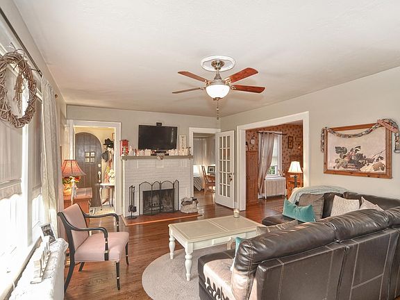 3rd image of 18 Newman Ave