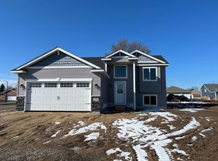 380 18th Street Ct NW, Sauk Rapids, MN 56379