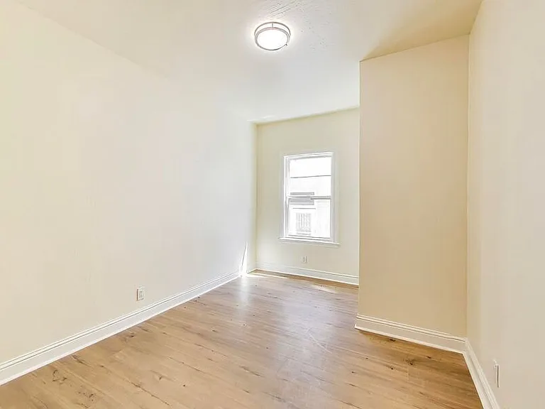 1534 Arch St #2 — Photo 5