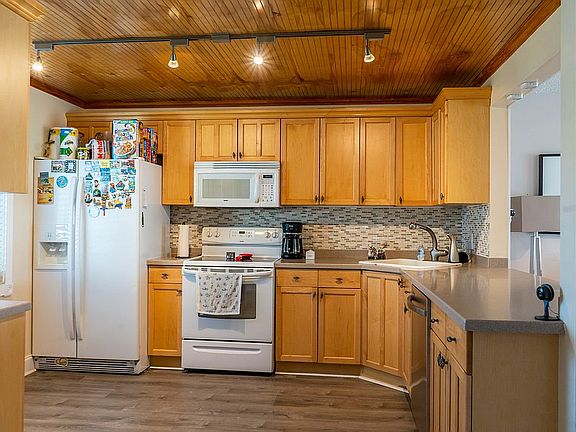 4th image of 163 Palm Dr APT 5