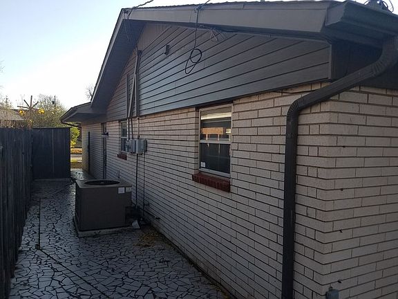4th image of 812 NW 50th St