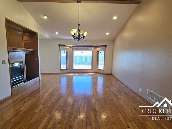 2nd image of 2006 Cactus Rd