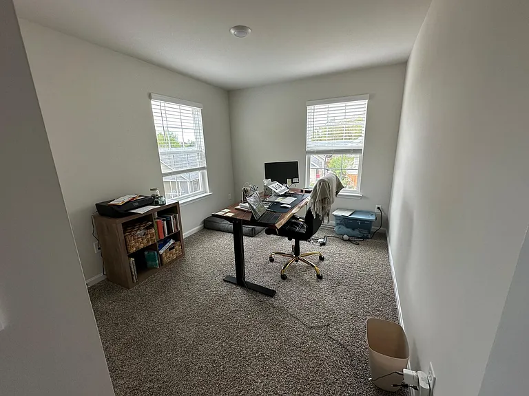 411 Tevis St — Photo 12