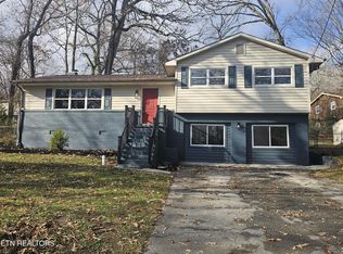 111 E Irving Ln, Oak Ridge, TN 37830