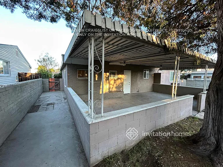 8451 Murietta Ave — Photo 15