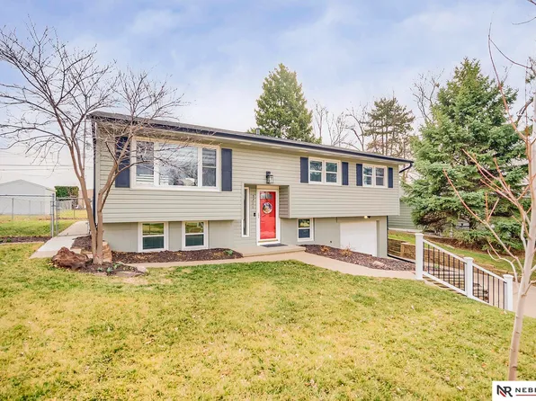 5711 S 91st St, Omaha, NE 68127