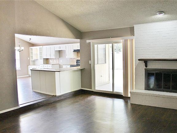 3rd image of 2110 Dartmouth Dr
