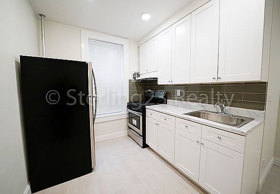 2nd image of 1829 Ditmars Blvd #2R