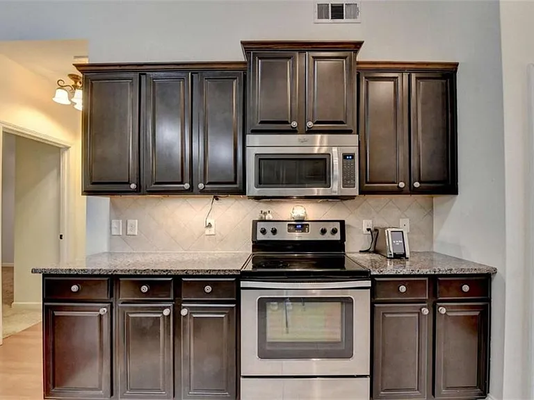 2130 Line Dr — Photo 9