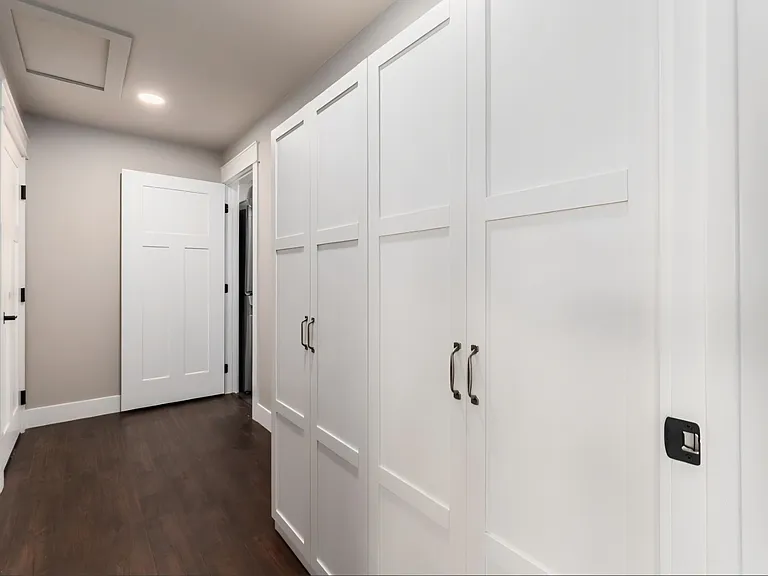 604 W Crest Dr — Photo 15