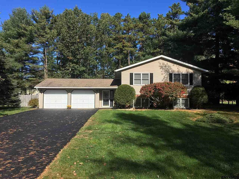 1st image of 11 Wings Falls Ct