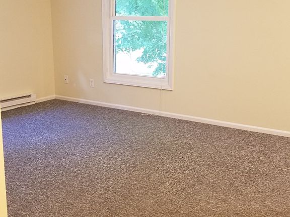 3rd image of 910 N Grant St #3