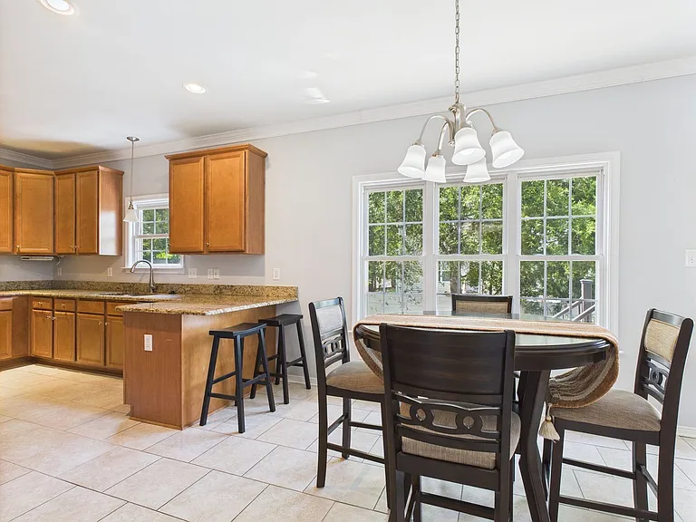 12017 Hunton Crossing Pl — Photo 10