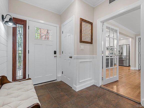 2nd image of 8 Walnut Place
