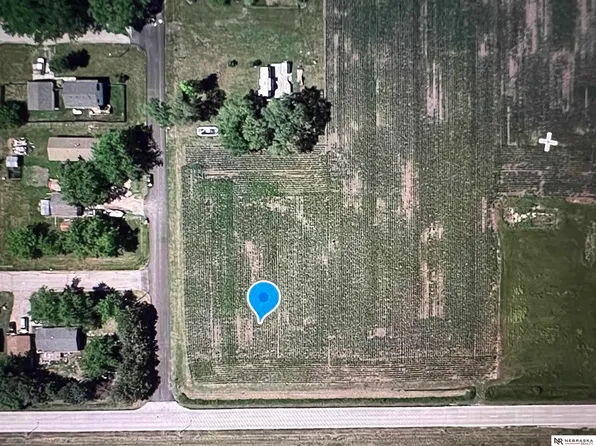 611 Pine St, Greenwood, NE 68366