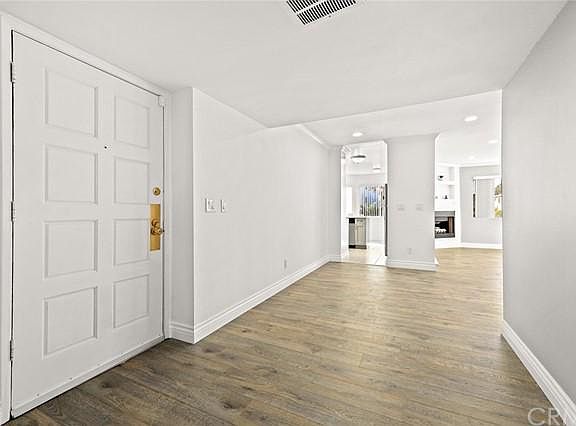 3rd image of 1527 9th St #101