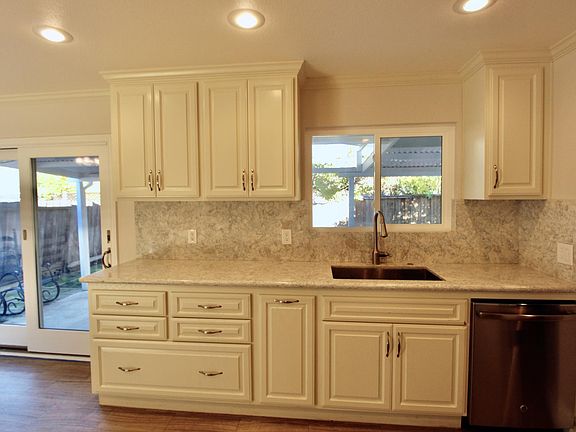 5th image of 4798 Trego Dr