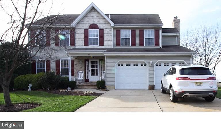 1st image of 83 Vincent Dr