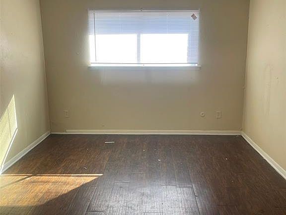 3rd image of 428 Hollyvale Dr