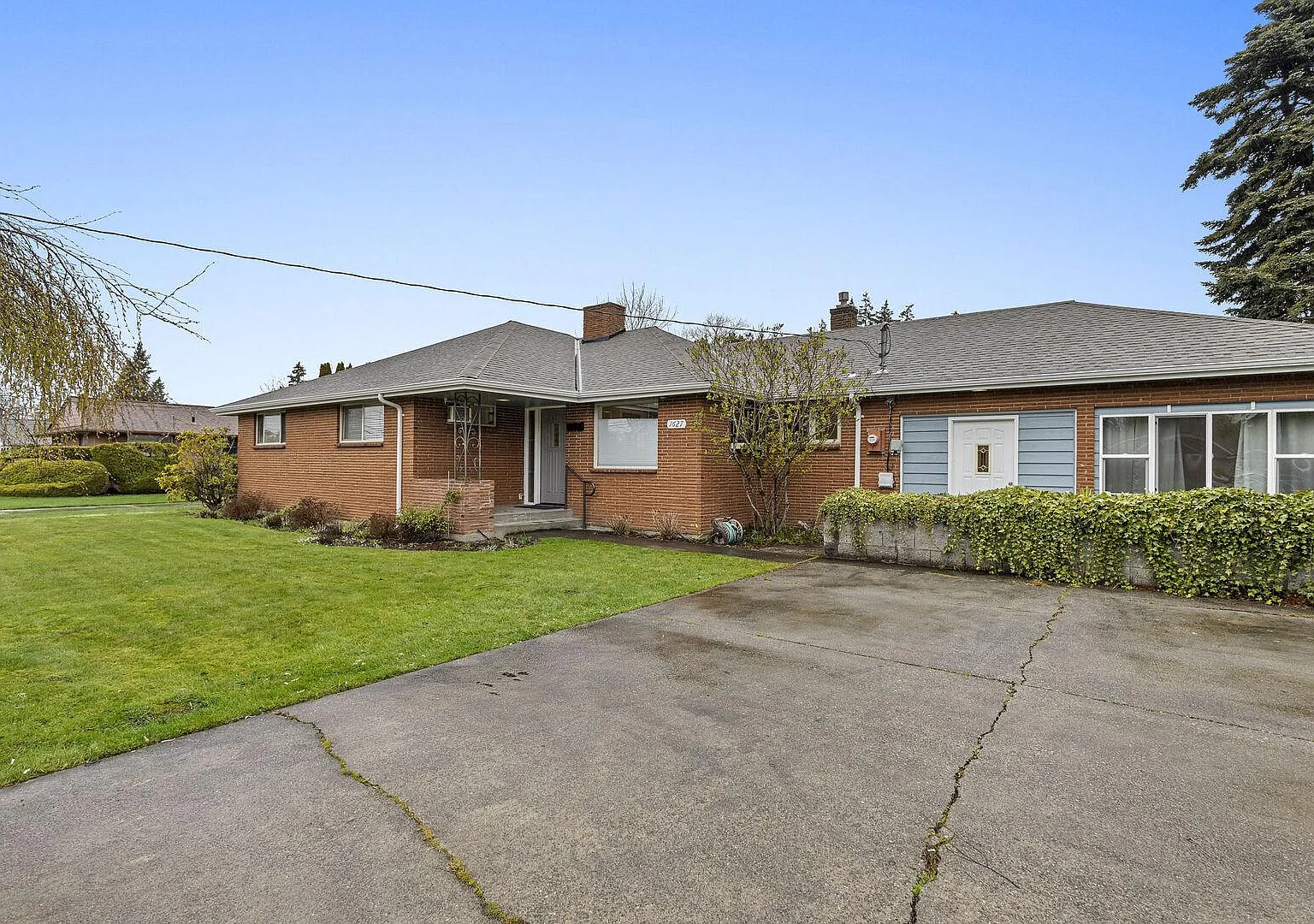 5 bed, 2431 sqft, $4,500 — Photo 1