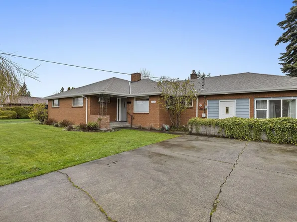 1627 E Broadway St, Mount Vernon, WA 98274