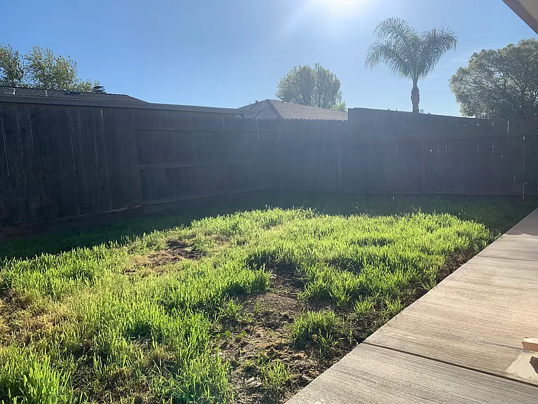 280 W Clover Rd — Photo 24