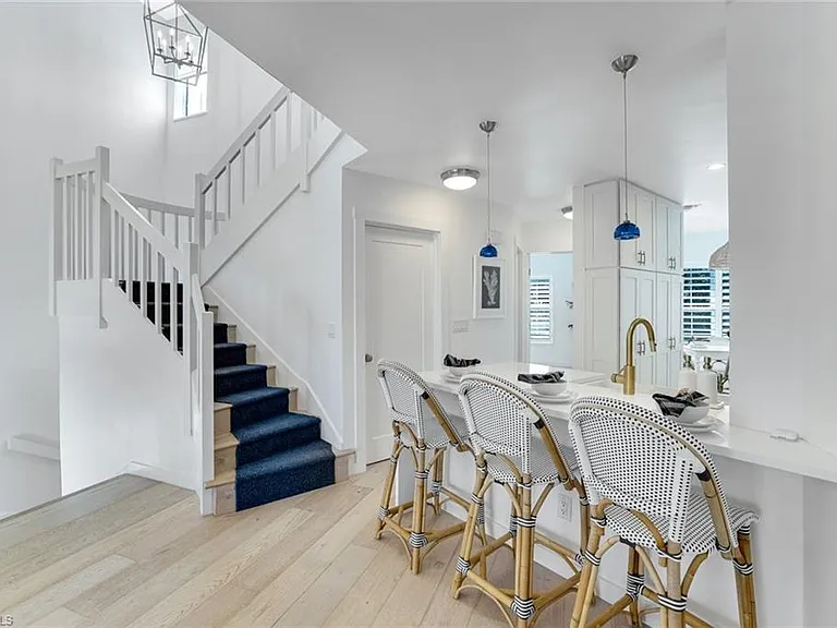 8345 Excalibur Cir #M4 — Photo 3