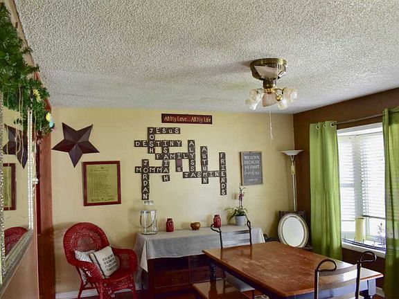 4th image of 3243 Chaucer Dr