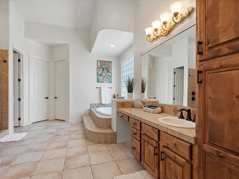 4926 N Valley Gln — Photo 27
