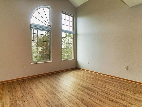 4th image of 1064 Marietta Ave #210