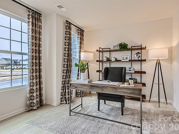 3rd image of 941 Cobbled Way