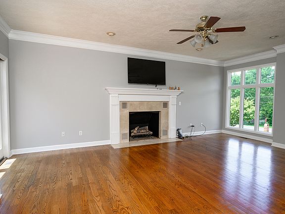 4th image of 341 Chesterfield Dr