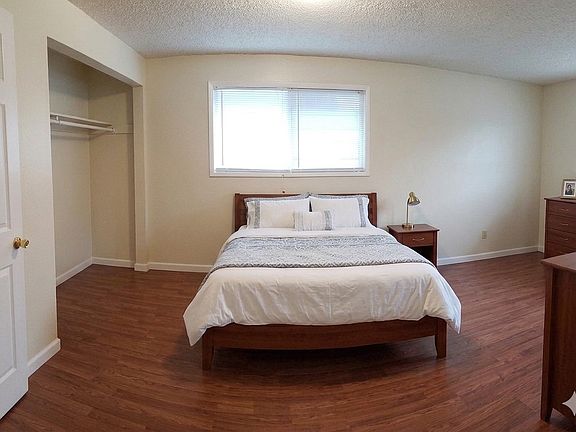 5th image of 2615 Neals Ln #17