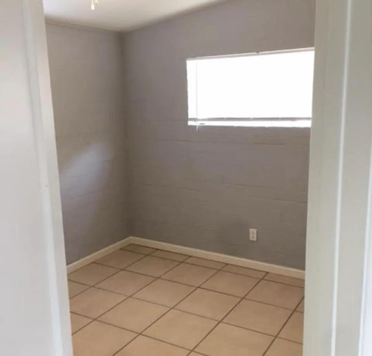 3 bed, 1054 sqft, $1,800 — Photo 2