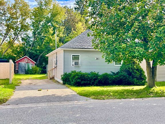 3rd image of 285 Robinson St