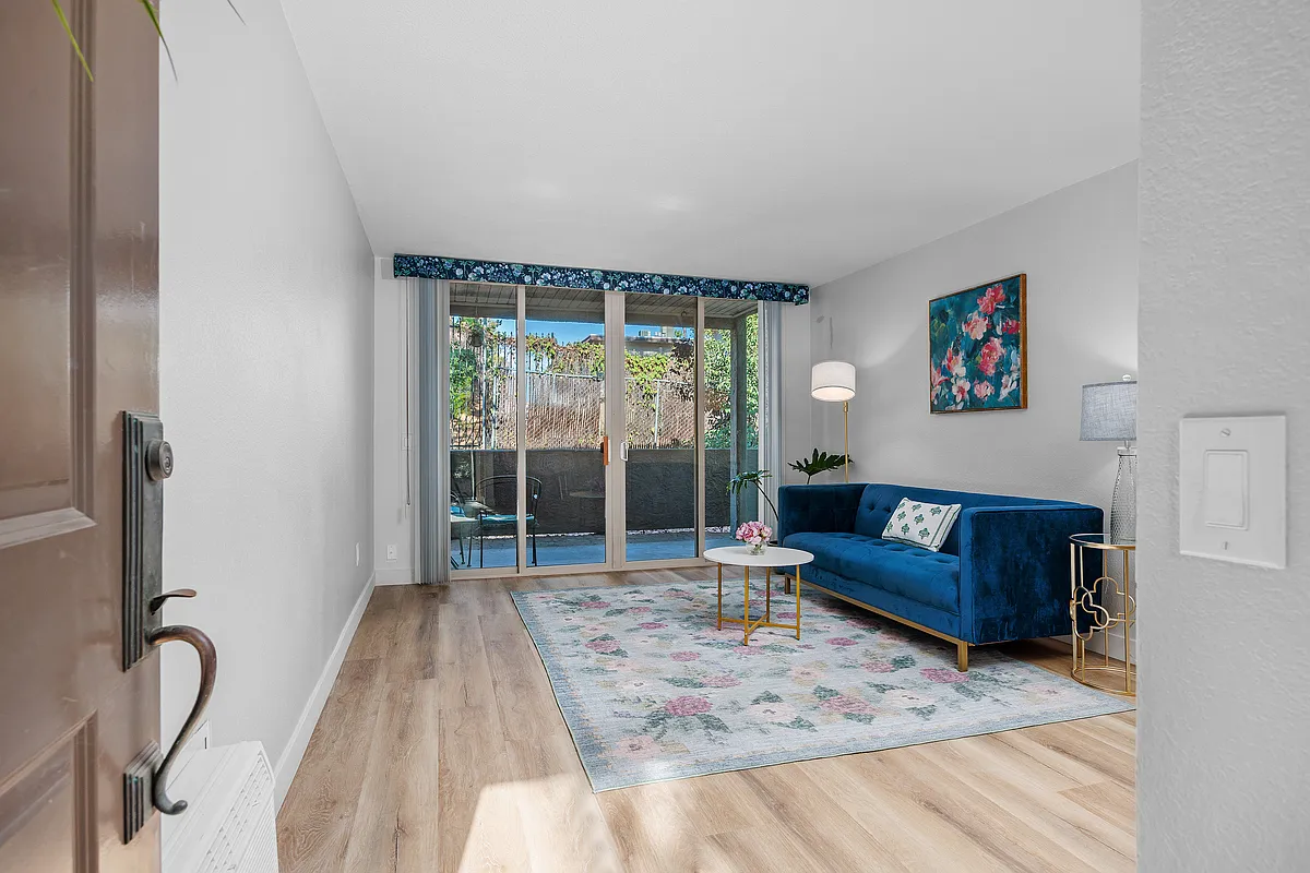 2 bed, 921 sqft, $2,495 — Photo 3