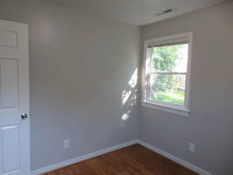327 S 13th Ave — Photo 13