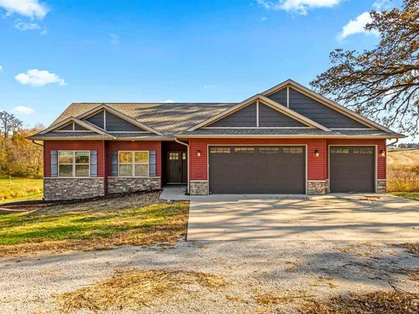 2357 Oak Lane Ct SW, Iowa City, IA 52240