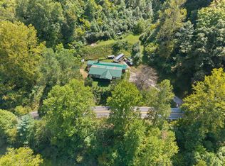 2724 State Route 580, Oil Springs, KY 41238