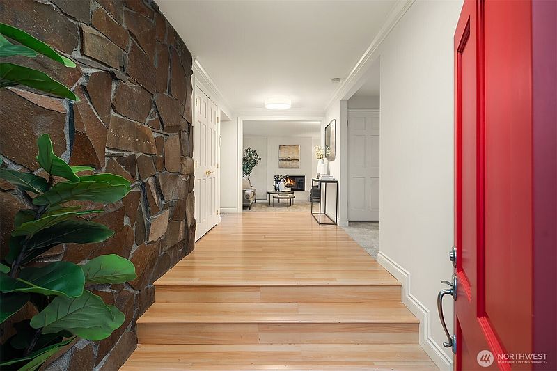 2nd image of 2001 77th Avenue NE