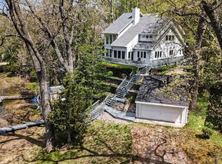 190 Island Lake Rd, Chelsea, MI 48118