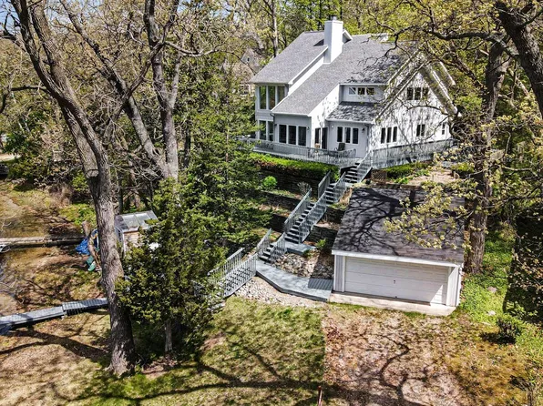190 Island Lake Rd, Chelsea, MI 48118