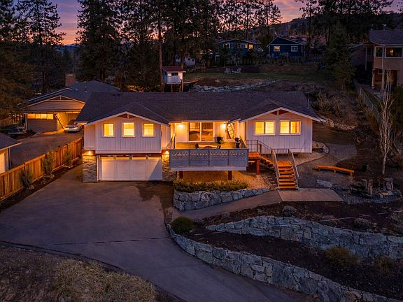 4th image of 488 Sheila Cres