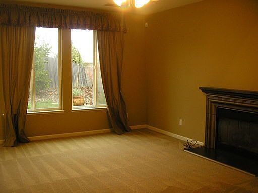 4th image of 200 Mandalay Ct