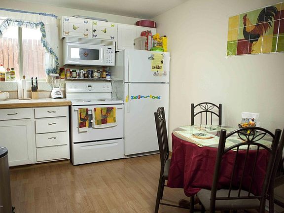 2nd image of 955 Smith Ln APT C