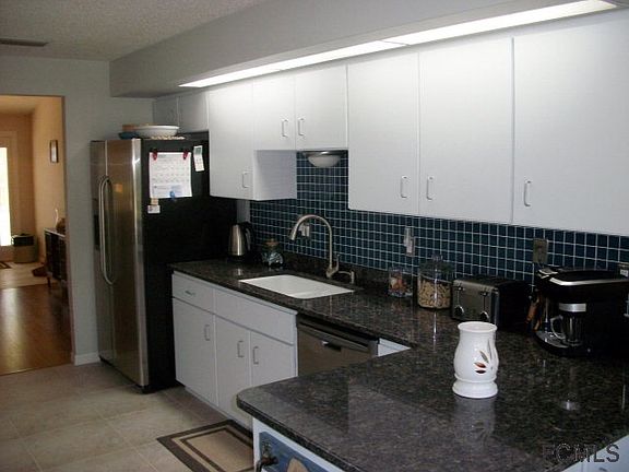 4th image of 24 Farnell Ln