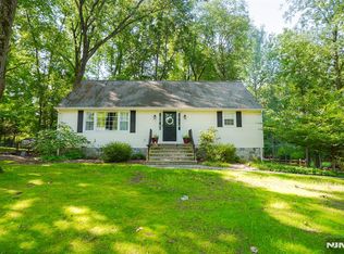 11 Haring Dr, Old Tappan, NJ 07675
