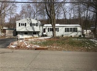 10 Fawn Ridge Dr, Cortlandt Manor, NY 10567