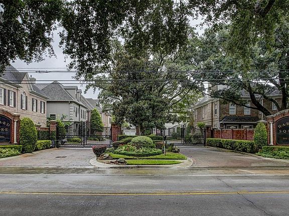4th image of 2211 Augusta Dr APT 15